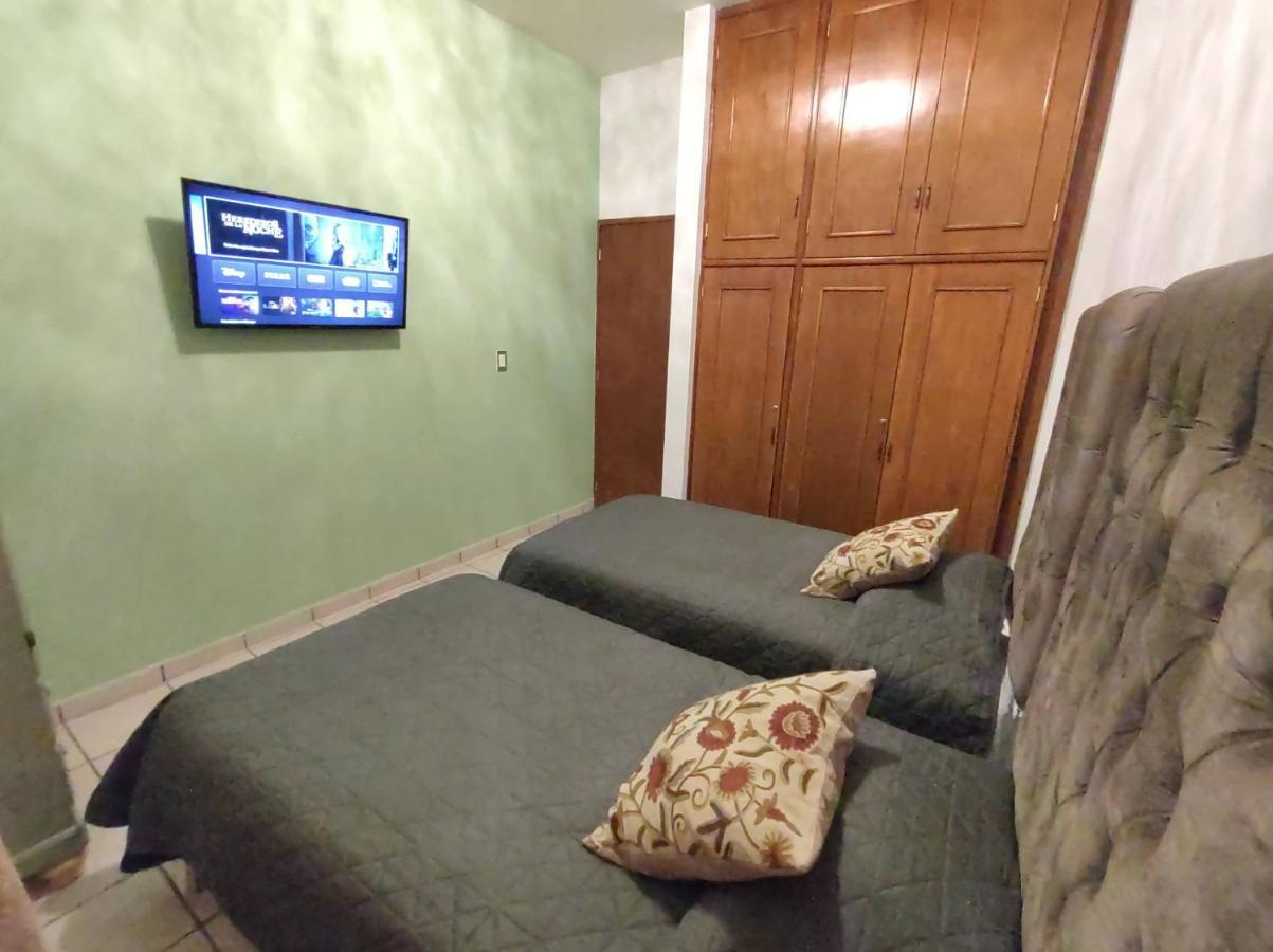 Departamento Amplio Con Estacionamiento Wifi 300 A Poquitos Pasos De Catedral Apartment Сакатекас Екстериор снимка